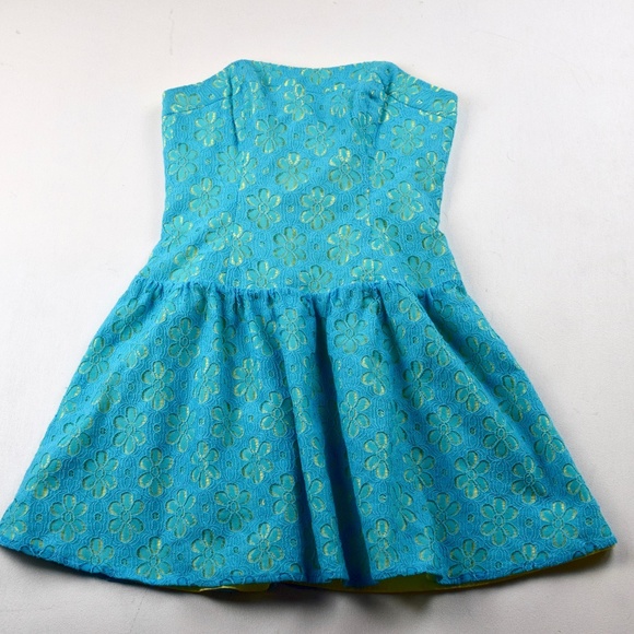 Lilly Pulitzer Dresses & Skirts - Lilly Pulitzer Tenley Lace Strapless Dress